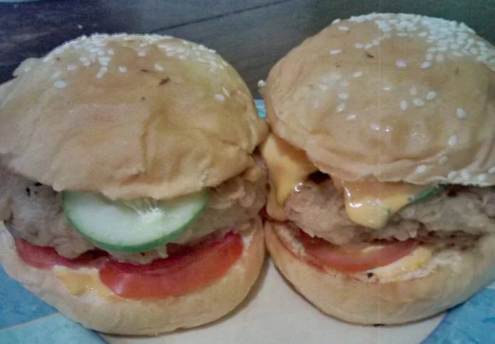 Burger Mini by Mirta Longob Burger Mini by Mirta Longob