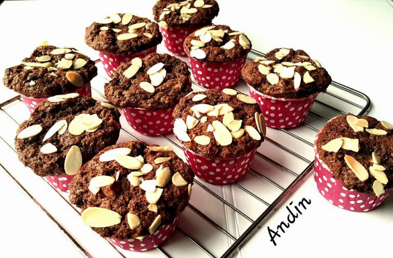 Chocobanana Almond and Cheese Muffin by Andini Putri Pribadini