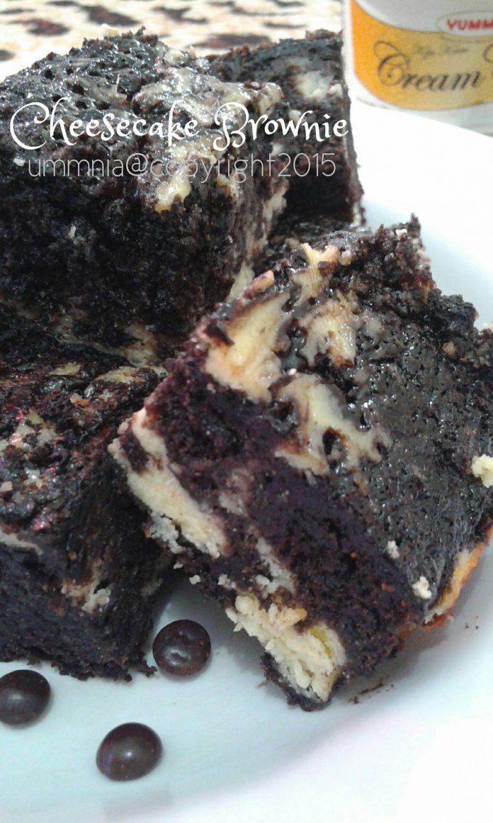 Fudgy Cheesecake Brownie by Ummu Amanda Mayra Fudgy Cheesecake Brownie by Ummu Amanda Mayra