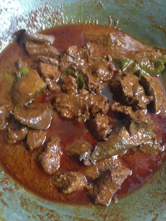 Rendang Daging Sapi Campur Limpa by Cut Mursalina