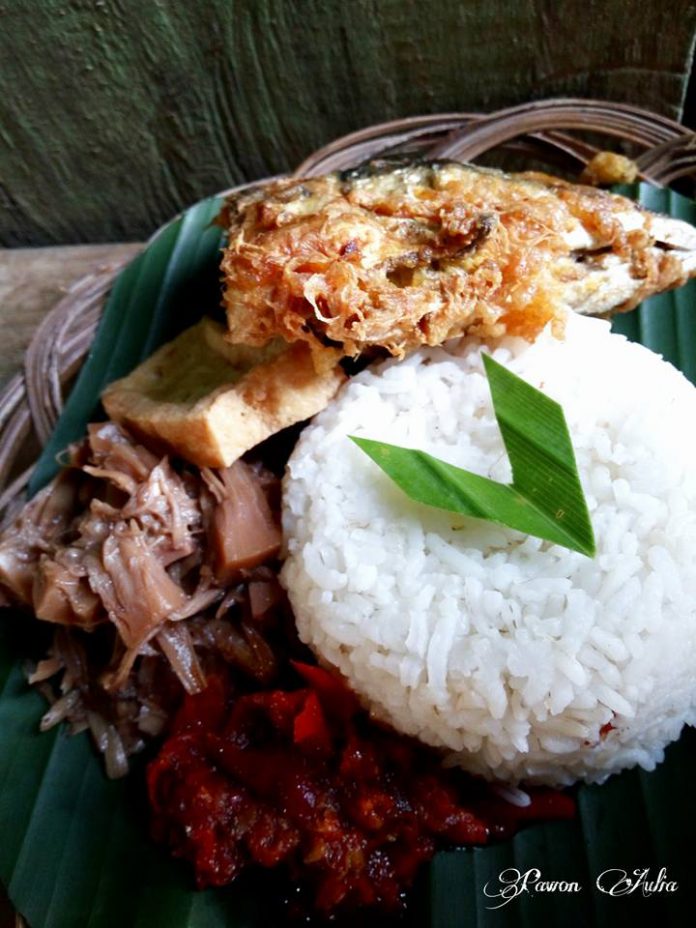 Gudeg Kuah Khas Solo by Nurfitriana Rosita Dewi