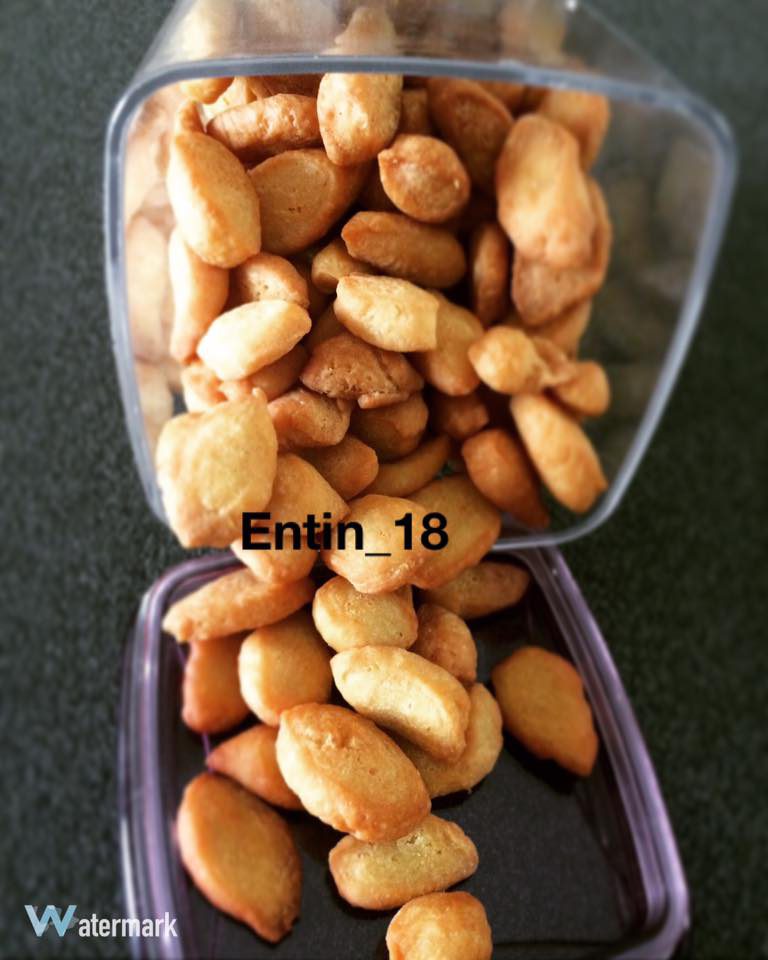 Kue Biji Ketapang by Entin Sutini