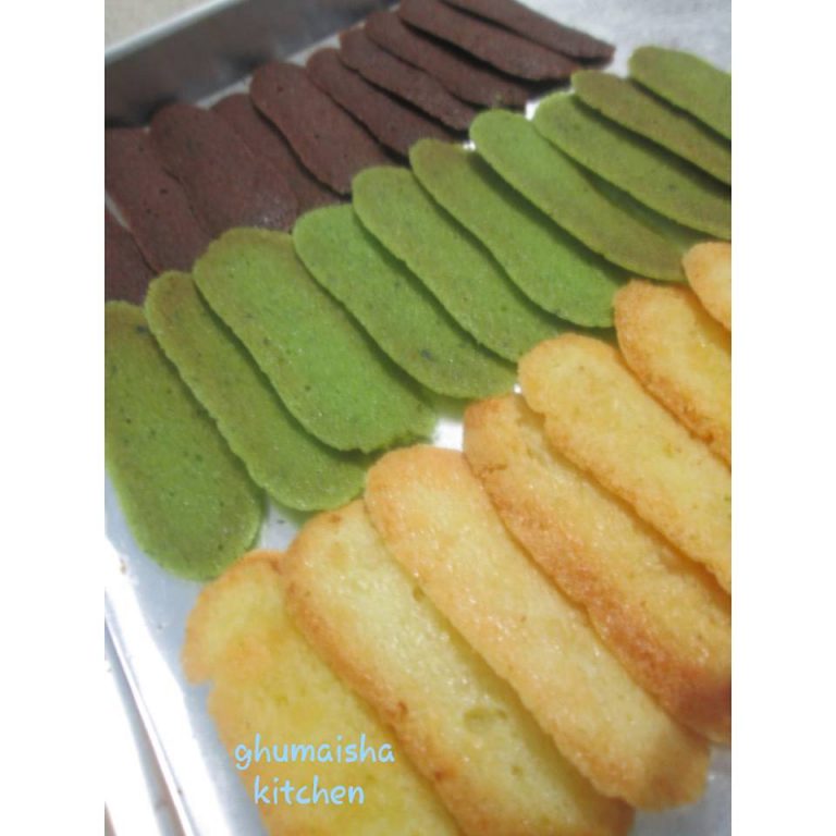 Kue Lidah kucing by Putri Lestari