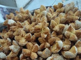 Onde-onde Pecah by Jayanti Nasa