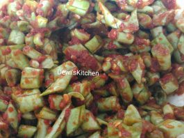 Sekilas mirip karedok, dan memang bumbunya hampir sama, cuman kalo pencok ga pake kacang tanah.