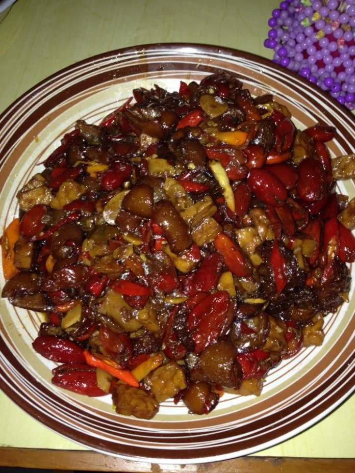 Tumis Kulit Mlinjo Kikil Tempe by Citra Aprillia