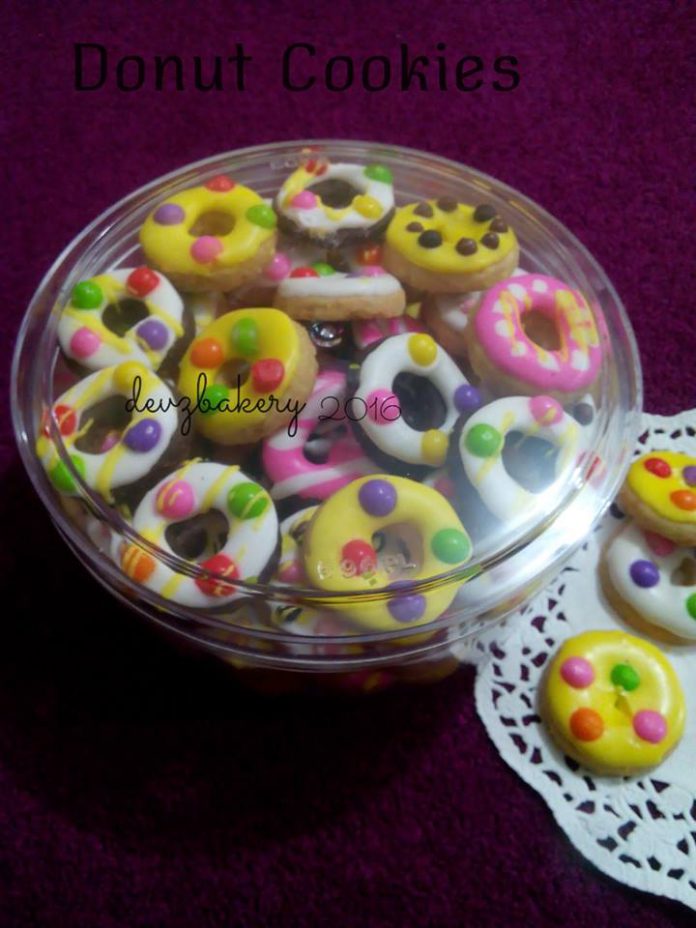 Donut Cookies by Devie Djatnika Donut Cookies by Devie Djatnika