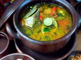 Ikan Tongkol Masak Mandar (Bau Peapi) by Risma Ariani