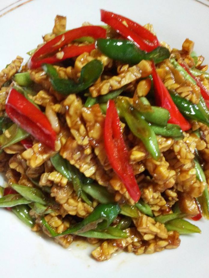 Oseng Tempe With Buncis by Lily Maskoer