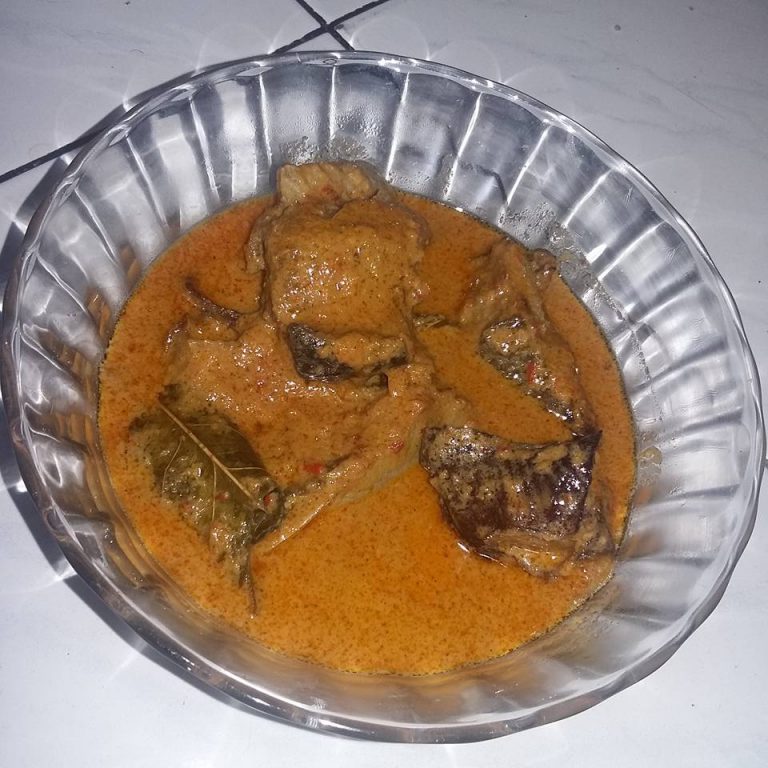 Ikan Pari Asap Kuah Santan by Mayang Awaliyah