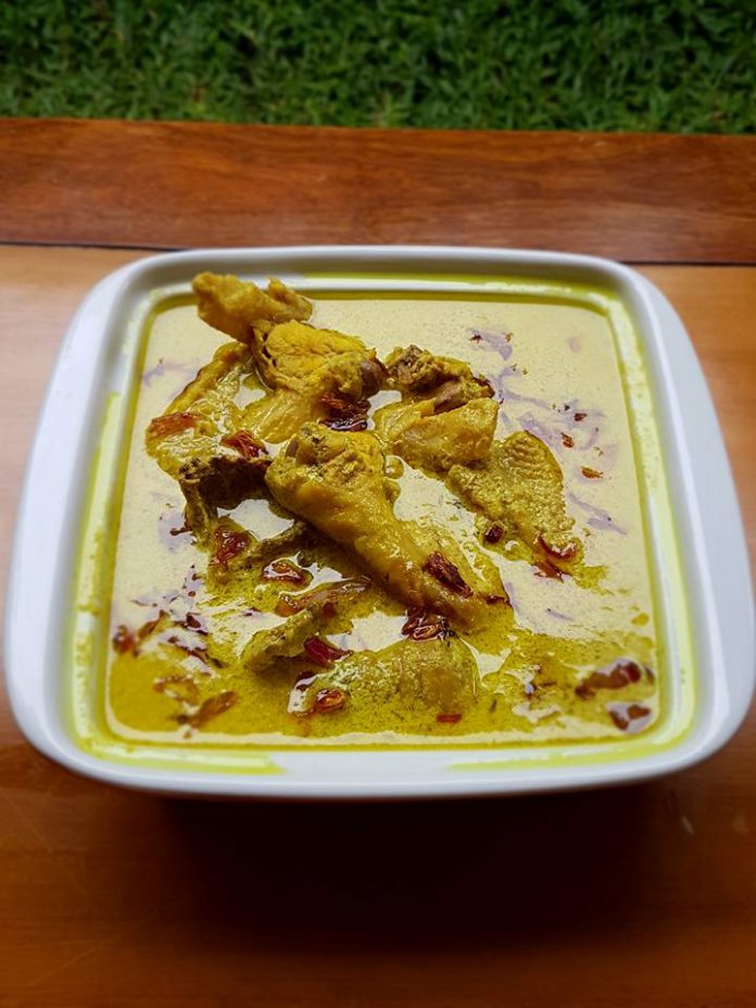 Opor Ayam Kampung by Ika Istiana Supriyani Opor Ayam Kampung by Ika Istiana Supriyani