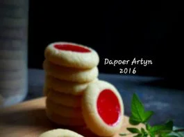 Strawberry Thumbprint Cookies by Ainie Dihati Adjie