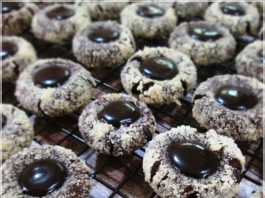 Thumbprint Cokelat Almond by Eny Rere