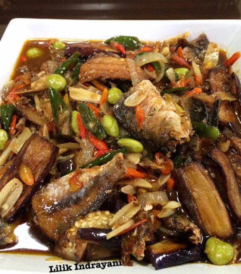 Asem-asem Ikan Asin dan Terong Goreng by Lilik Indrayani