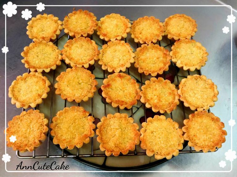 Coconut Tart by Ann Chan