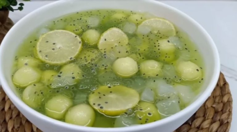 Es Sarang Walet “Melon Nata de Coco” by Diyah Moore