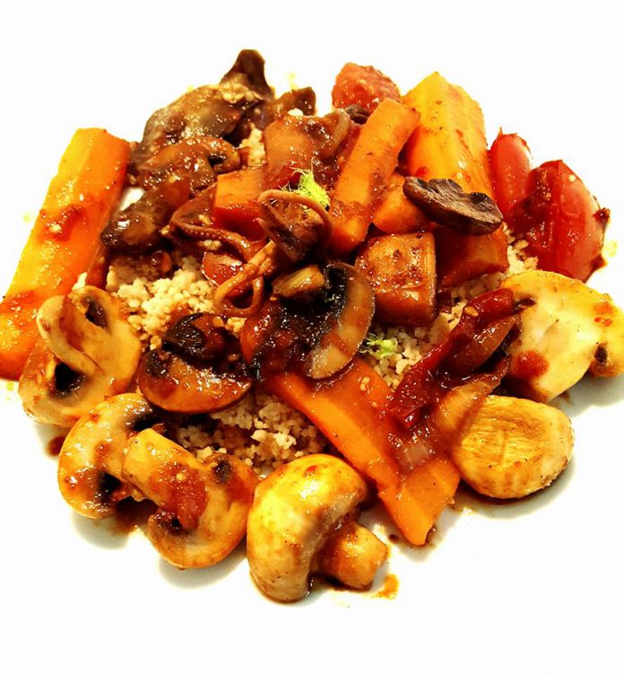 Jamur Goreng dan Sayuran Diatas Couscous by Doni Kusumah Jamur Goreng dan Sayuran Diatas Couscous by Doni Kusumah