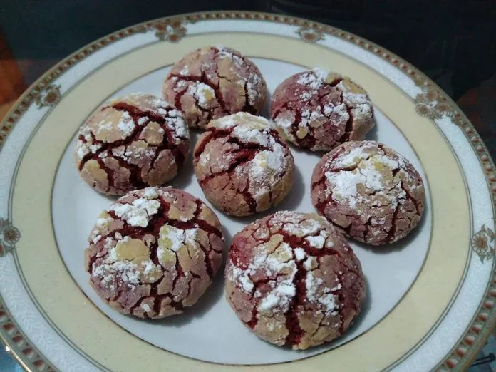 Redvelvet Crinkle Cookies by Melati Putri Redvelvet Crinkle Cookies by Melati Putri 1