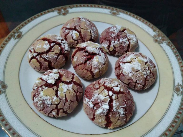 Redvelvet Crinkle Cookies by Melati Putri