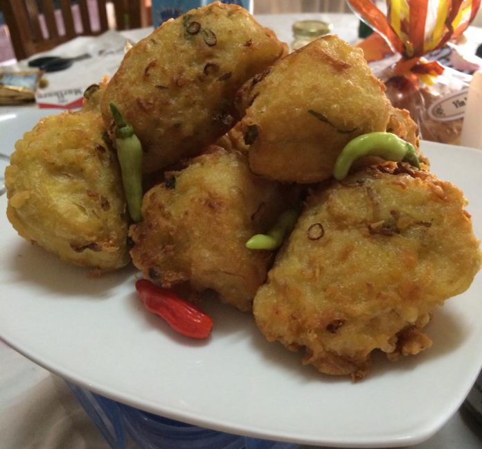 Tahu Brontak by Ventia Santoso