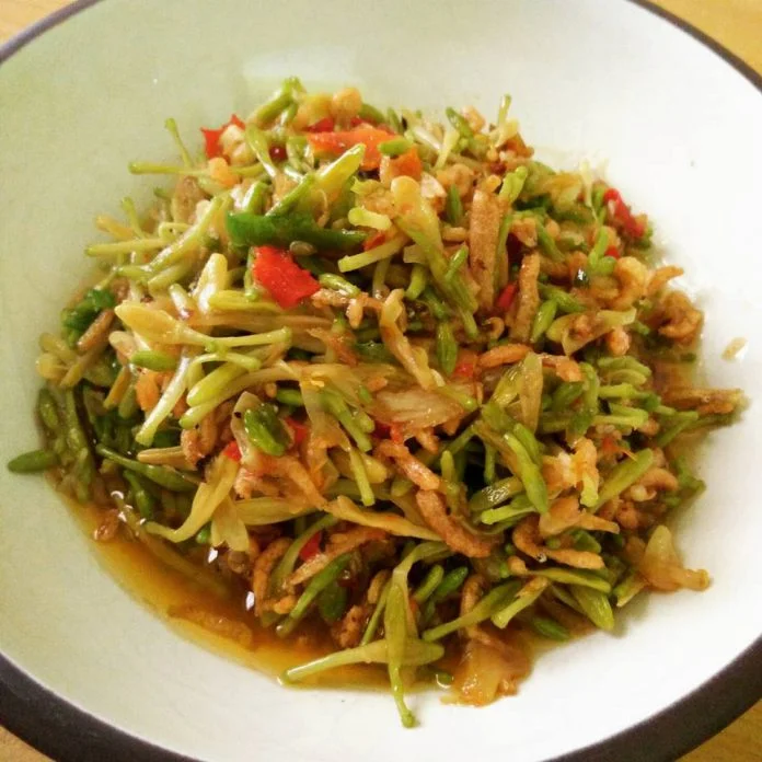 Tumis Bunga Pepaya Teri Medan by Viani Puspitasari Tumis Bunga Pepaya Teri Medan by Viani Puspitasari