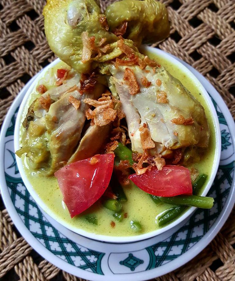 Ayam Soto Kuning by Doni Kusumah