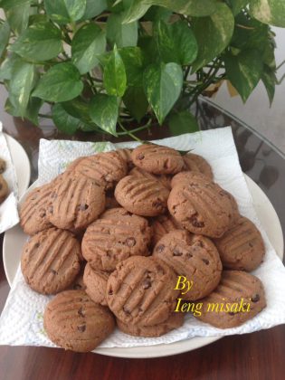 Chocolate choco Chip Cookies by Ieng Misaki