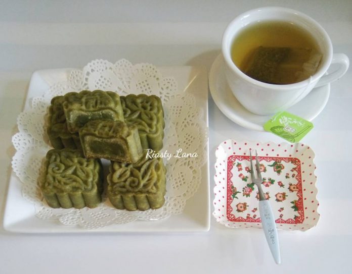 Greentea Mooncake by Riasty Lana Greentea Mooncake by Riasty Lana