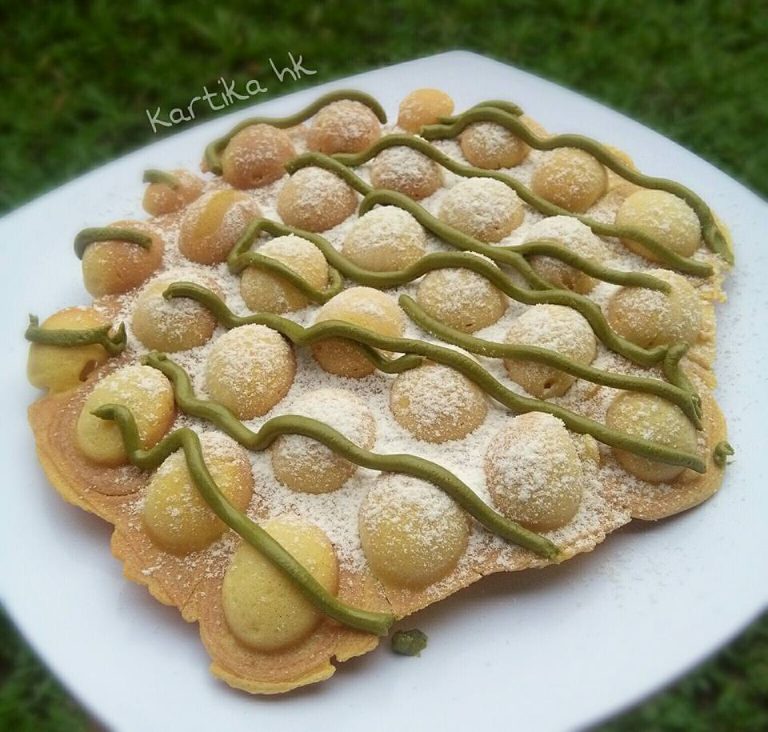 Hongkong Egg Waffles by Kartika H Kusumaningrum