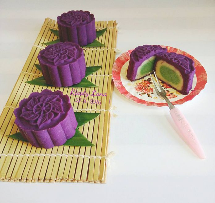 Purple Sweet Potato Mooncake by Riasty Lana Purple Sweet Potato Mooncake by Riasty Lana