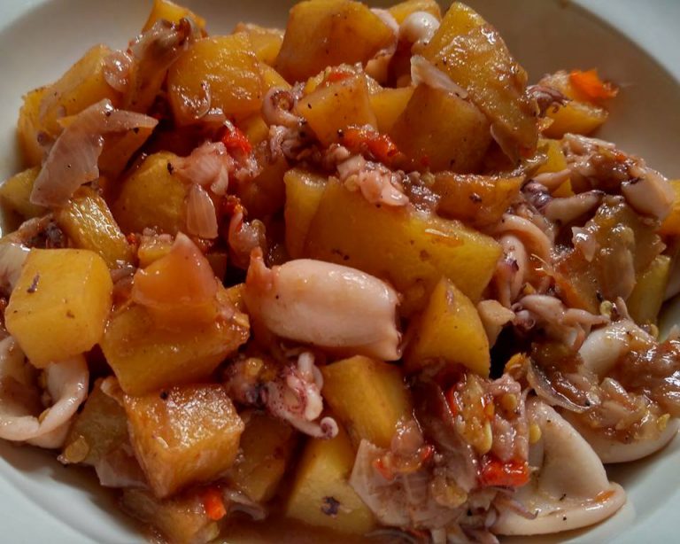 Sambal Goreng Kentang Cumi by Annisa Januarizki Rismitanti