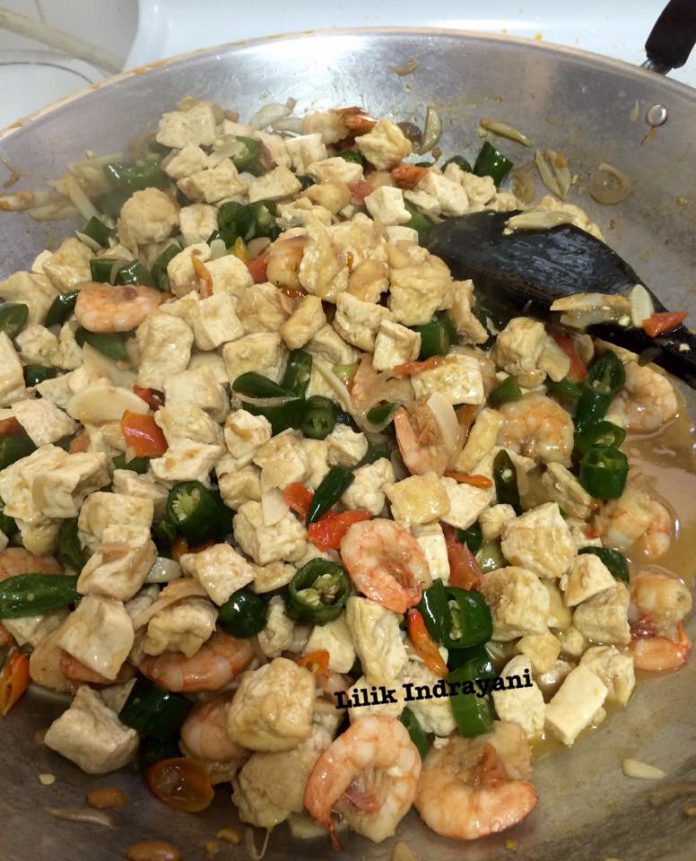 Tahu Udang Cabe Ijo Masak Taucho by Lilik Indrayani Tahu Udang Cabe Ijo Masak Taucho by Lilik Indrayani