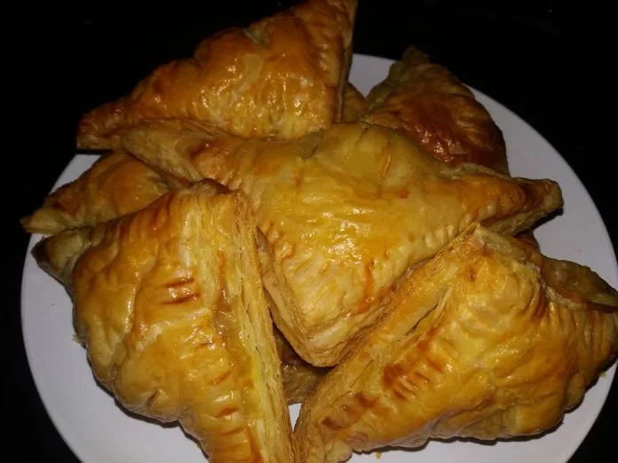Chicken Curry Puff Pastry by Dewi Sri Widyaningsih