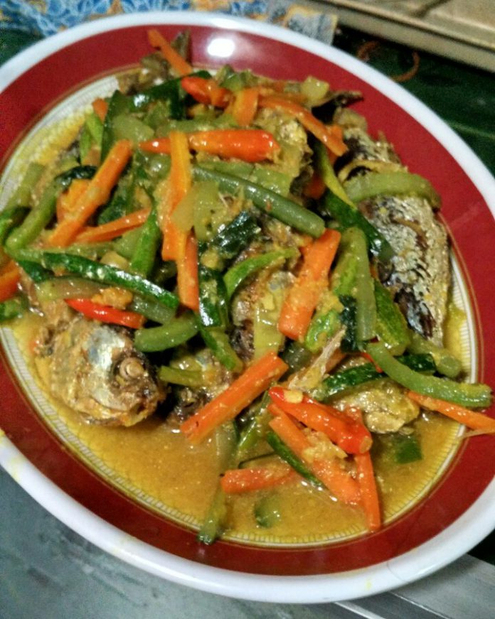 Ikan Acar Kuning by Alyda L.Daneshwara Ikan Acar Kuning by Alyda L.Daneshwara