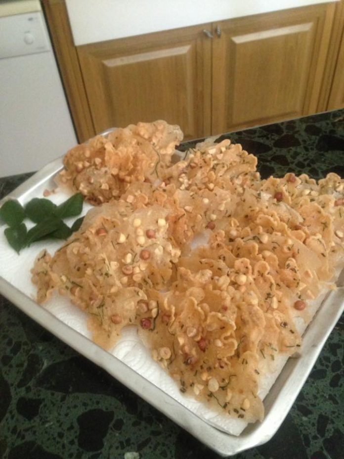 Rempeyek Kacang by Rina We