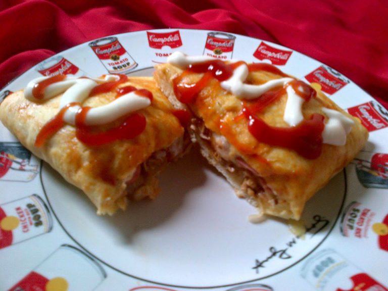 Calzone by Rizky Eka Koesoemaningtyas