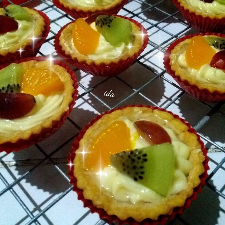 Mini Fruit Pie by Ieda Ihsan