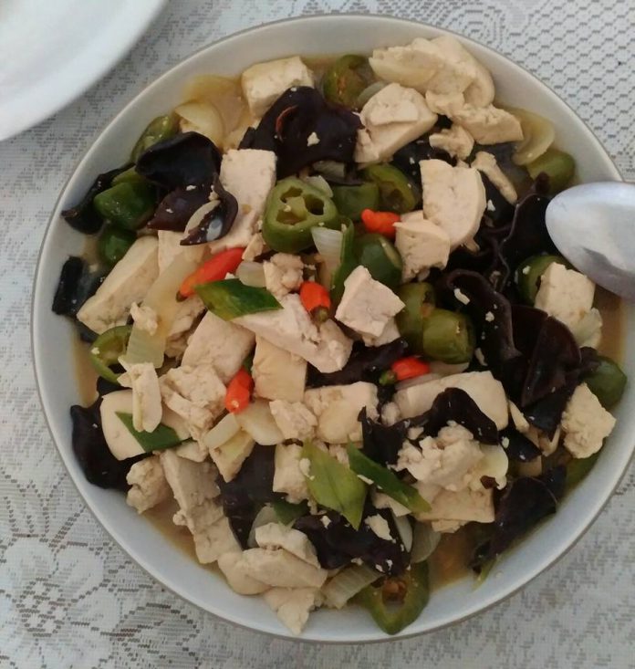 Oseng Tahu Pedas Saus Tiram by Aura Riza