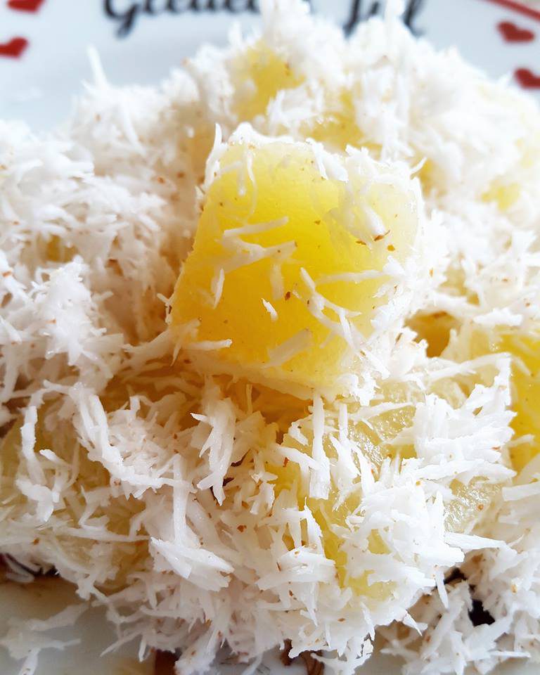 Singkong Kotak Tabur Kelapa Muda by Kiromatil Baroroh