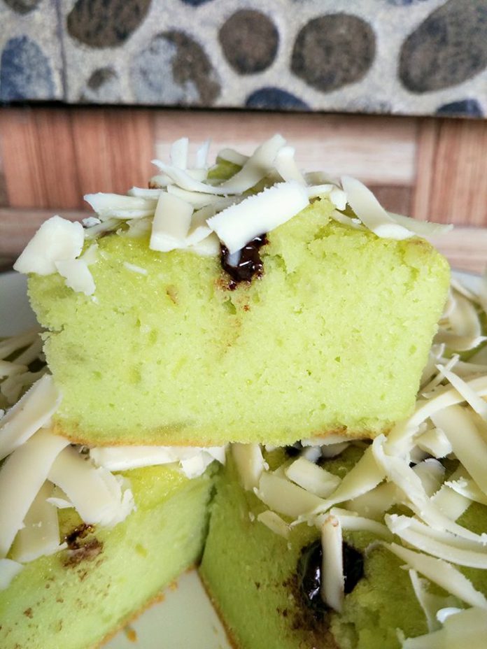 Bolu Kentang Pandan by Anne Rose