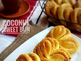 Bosen dengan roti isi keju dan coklat.