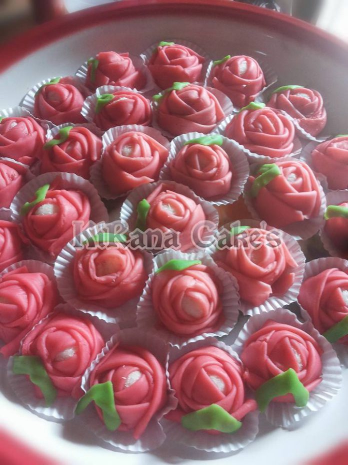 Dadar Gulung Mawar by Dyantiee Kirana Efendhy