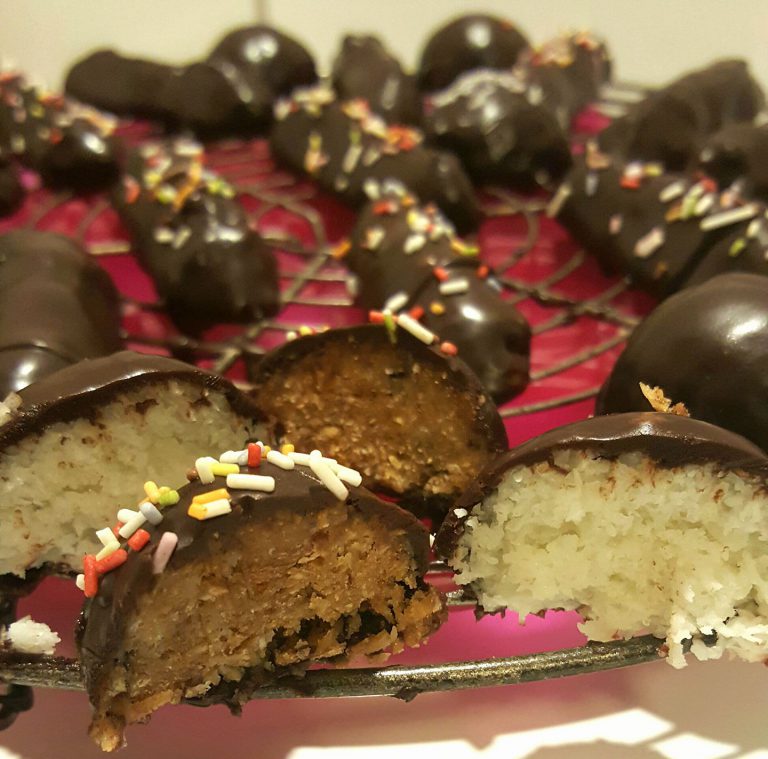 Kelapa Coklat Batang (Kelapa Bounty) by Doni Kusumah (Mang Odon)