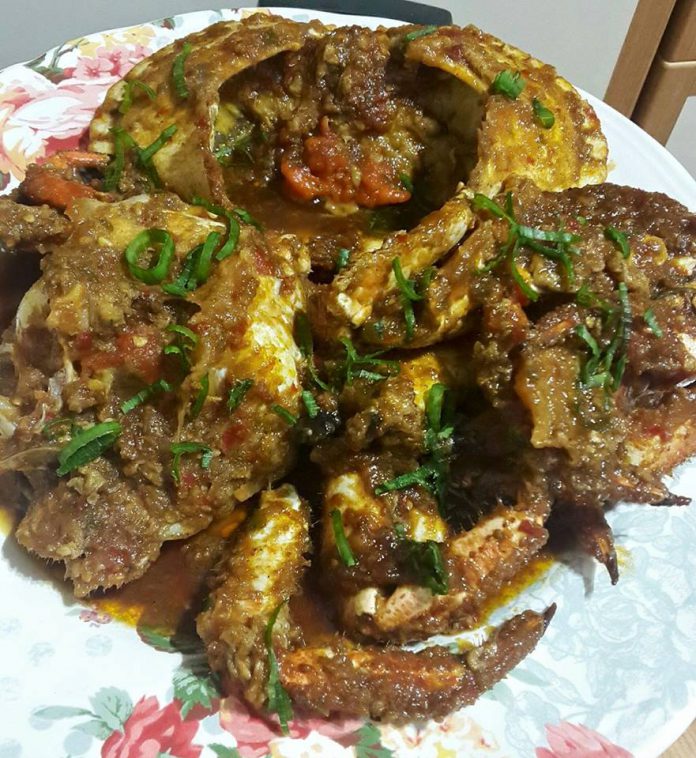 Kepiting Bertelur Manis Pedas by Vetrarini Leroy