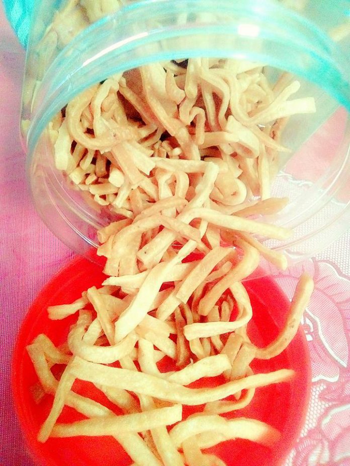 Stick Bawang Renyah by Rere Rhayra Stick Bawang Renyah by Rere Rhayra