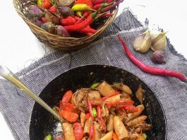 Tumis Cumi Asin by Uniqee Pricilla Prameswarii