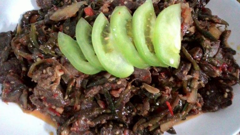 Sambal Tumis Cabai Hijau Paru Sapi by Kustiana Ahmad