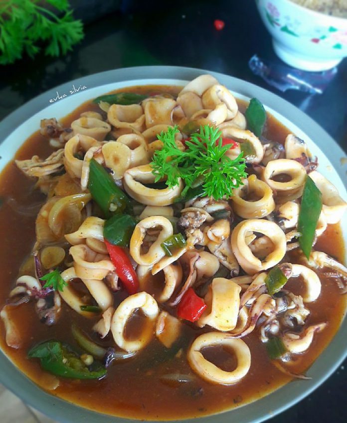 Cumi Saos Pedas by Evka Hardiansyah Cumi Saos Pedas by Evka Hardiansyah