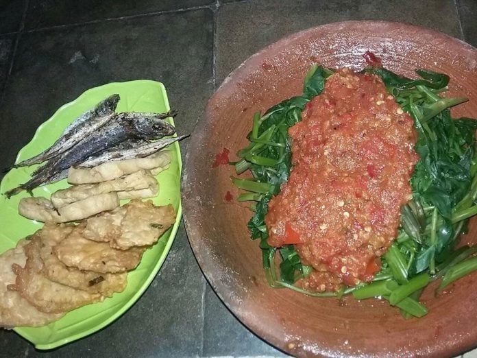 Plecing Kangkung by Yunida Asya