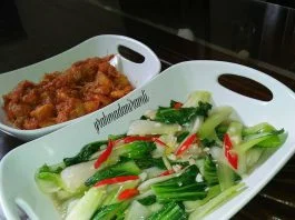 Pok Coy Ca Bawang Putih by Yuni Rahmadani